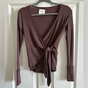 Abercrombie women’s wrap sweater